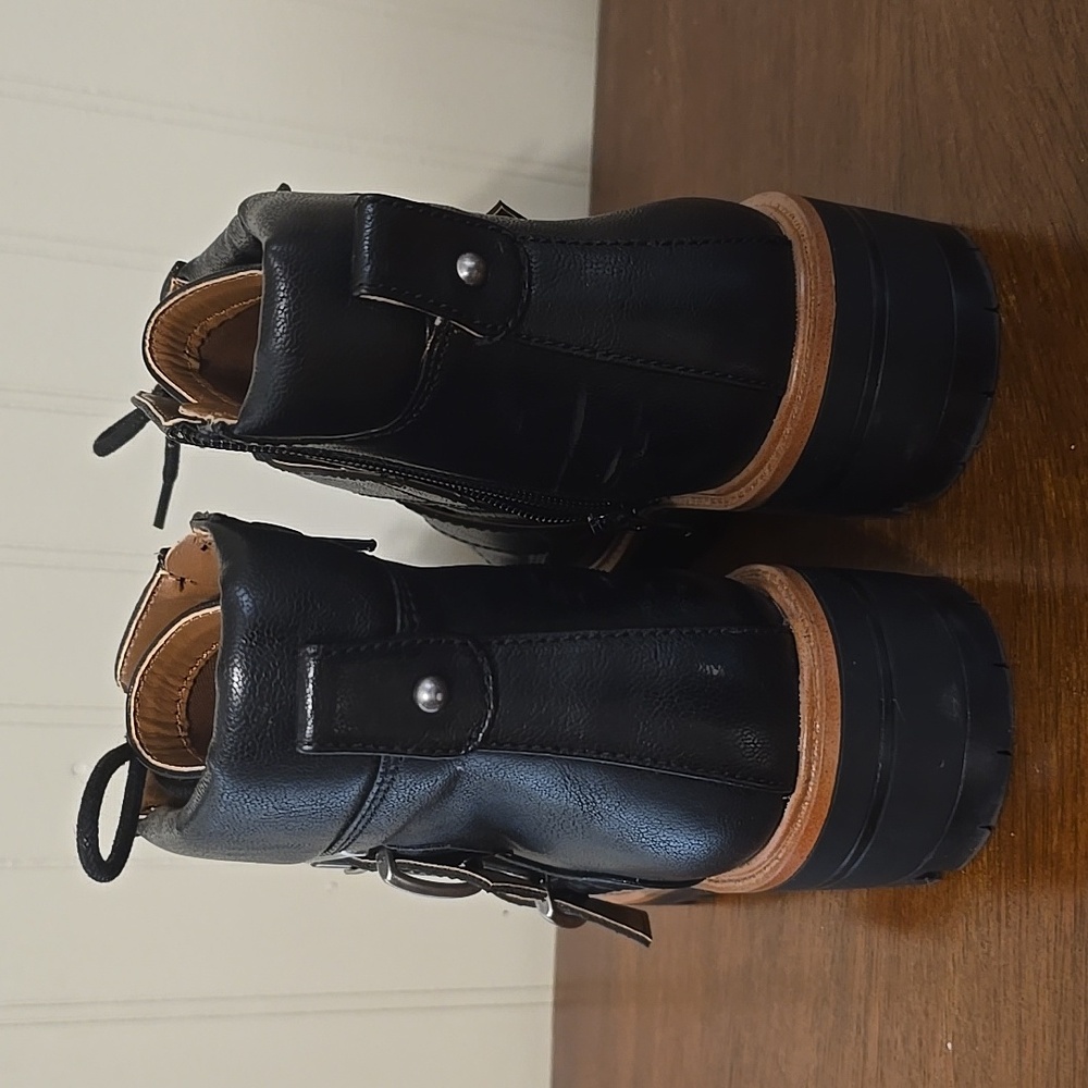 Indigo Rd. Black Combat Boots with Buckle Detail. 6.5 - Picture 4 of 6